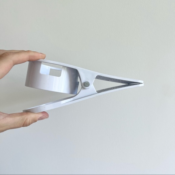 Clip on cup holder for your table or chair - Picture 4 of 5